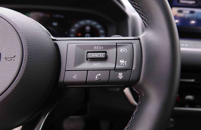 NISSAN_NISSAN_QASHQAI_2549183_18.jpg