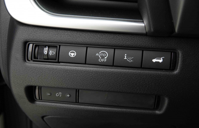 NISSAN_NISSAN_QASHQAI_2653743_24.jpg