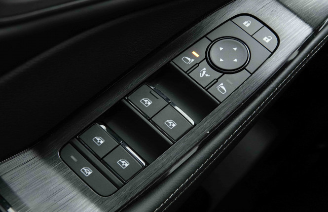 NISSAN_NISSAN_XTRAIL_2653486_40.jpg