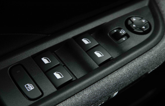 OPEL_OPEL_FRONTERA_2653528_17.jpg OPEL_OPEL_FRONTERA_2653528_17.jpg