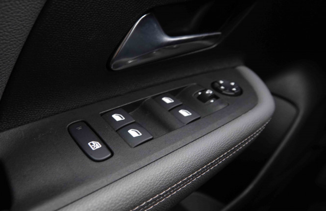 OPEL_OPEL_MOKKA_2550604_21.jpg
