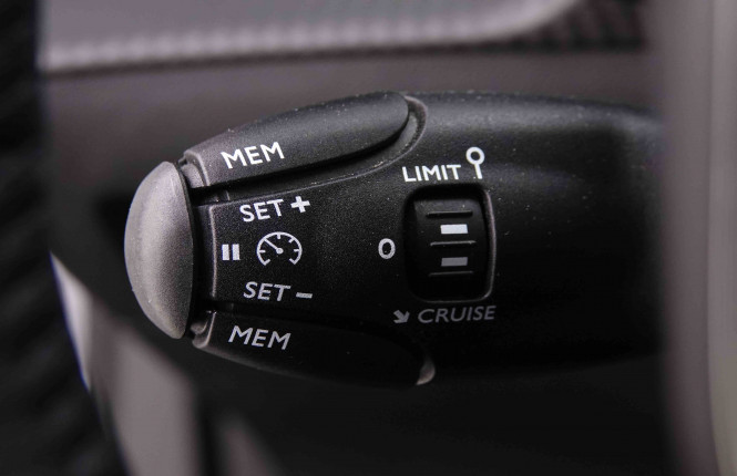 PEUGEOT_PEUGEOT_2008_2547557_18.jpg