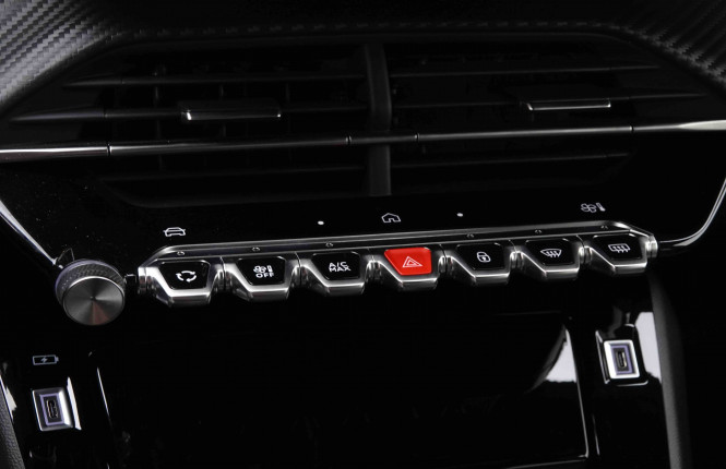 PEUGEOT_PEUGEOT_2008_2547559_14.jpg