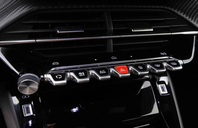 PEUGEOT_PEUGEOT_2008_2547564_13.jpg