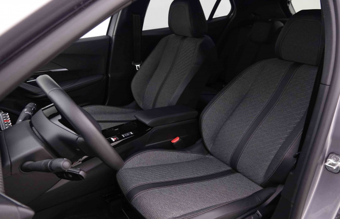 PEUGEOT_PEUGEOT_2008_2547564_6.jpg