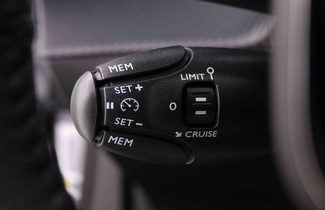 PEUGEOT_PEUGEOT_2008_2547857_19.jpg