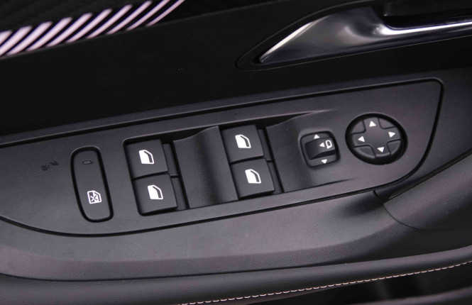 PEUGEOT_PEUGEOT_2008_2547858_22.jpg