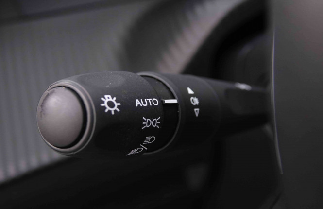 PEUGEOT_PEUGEOT_2008_2548150_16.jpg
