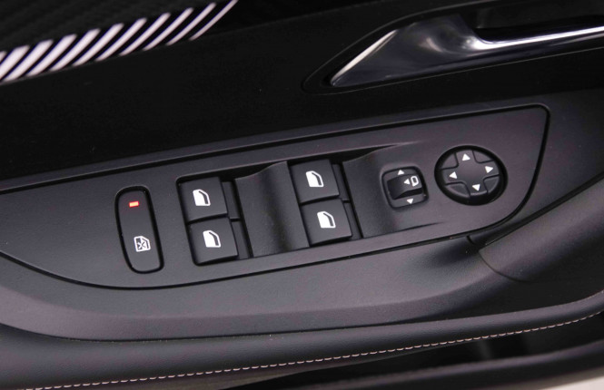 PEUGEOT_PEUGEOT_2008_2548150_21.jpg