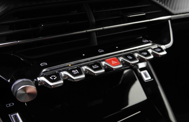 PEUGEOT_PEUGEOT_2008_2548154_15.jpg
