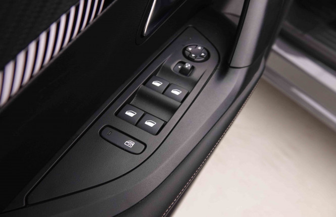 PEUGEOT_PEUGEOT_2008_2548154_21.jpg