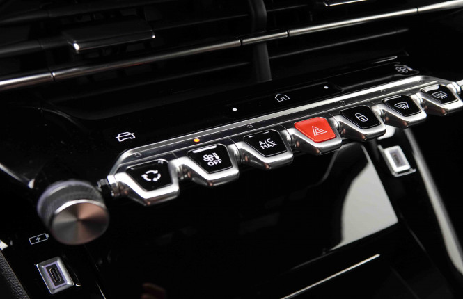 PEUGEOT_PEUGEOT_2008_2548156_15.jpg