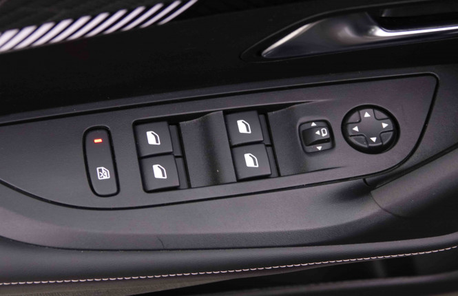 PEUGEOT_PEUGEOT_2008_2548312_20.jpg