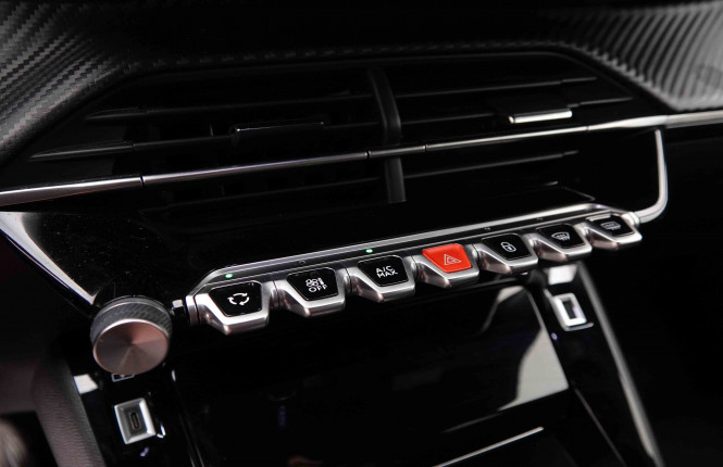 PEUGEOT_PEUGEOT_2008_2549045_14.jpg