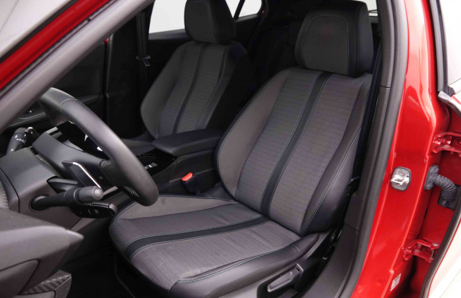 PEUGEOT_PEUGEOT_2008_2549045_6.jpg