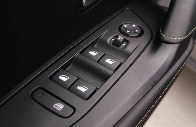 PEUGEOT_PEUGEOT_2008_2549779_22.jpg