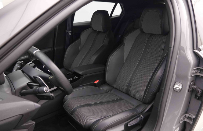 PEUGEOT_PEUGEOT_2008_2549779_6.jpg