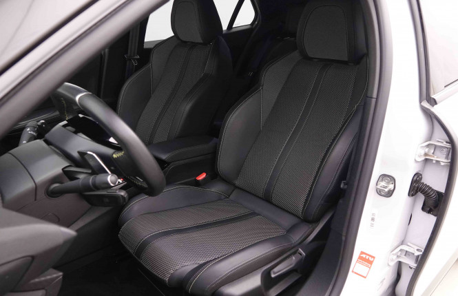 PEUGEOT_PEUGEOT_2008_2549906_37.jpg