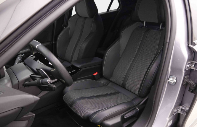 PEUGEOT_PEUGEOT_2008_2549906_61.jpg