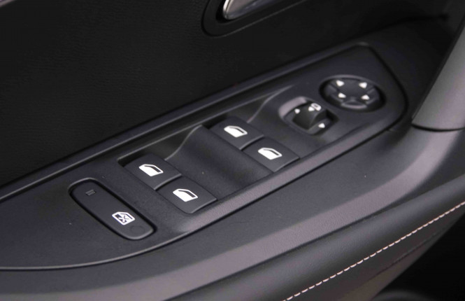 PEUGEOT_PEUGEOT_2008_2550540_20.jpg PEUGEOT_PEUGEOT_2008_2550540_20.jpg