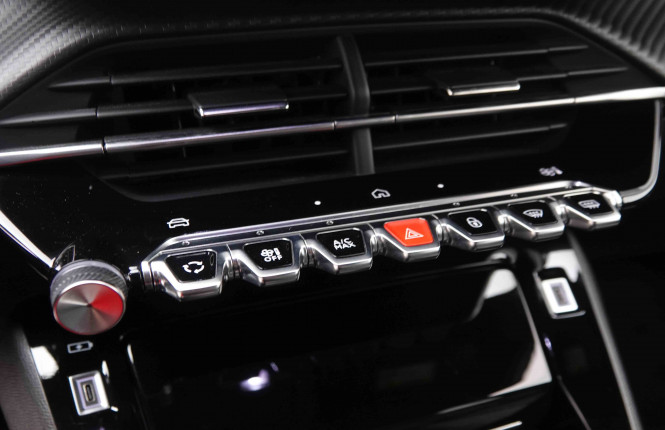 PEUGEOT_PEUGEOT_2008_2550547_14.jpg PEUGEOT_PEUGEOT_2008_2550547_14.jpg
