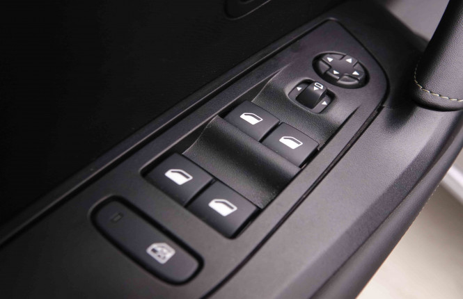 PEUGEOT_PEUGEOT_2008_2550706_21.jpg