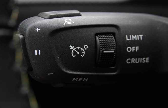 PEUGEOT_PEUGEOT_2008_2550707_16.jpg PEUGEOT_PEUGEOT_2008_2550707_16.jpg