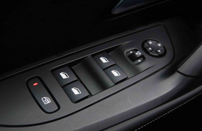 PEUGEOT_PEUGEOT_2008_2551284_19.jpg PEUGEOT_PEUGEOT_2008_2551284_19.jpg