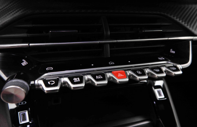 PEUGEOT_PEUGEOT_2008_2551288_13.jpg PEUGEOT_PEUGEOT_2008_2551288_13.jpg