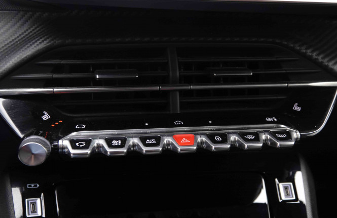 PEUGEOT_PEUGEOT_2008_2551297_13.jpg