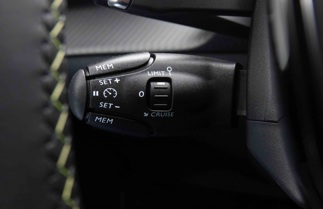 PEUGEOT_PEUGEOT_2008_2551420_18.jpg
