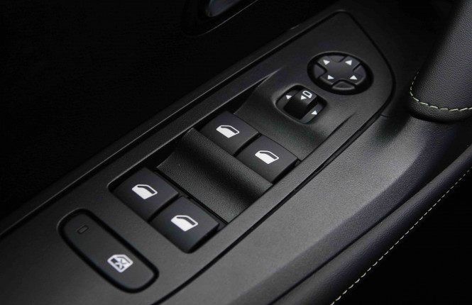 PEUGEOT_PEUGEOT_2008_2551420_19.jpg