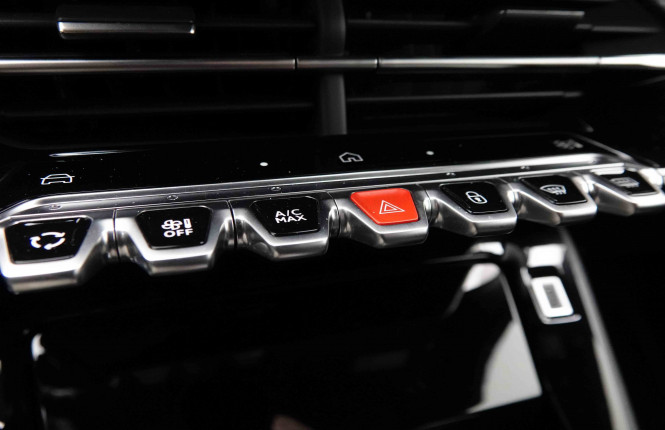 PEUGEOT_PEUGEOT_2008_2551421_14.jpg PEUGEOT_PEUGEOT_2008_2551421_14.jpg