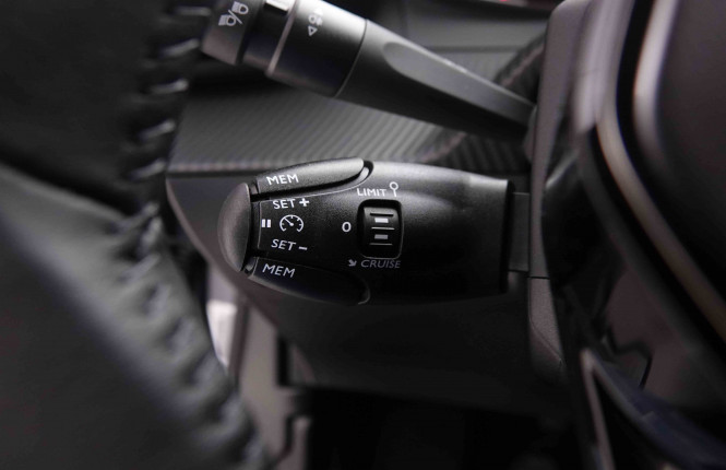 PEUGEOT_PEUGEOT_2008_2551425_17.jpg