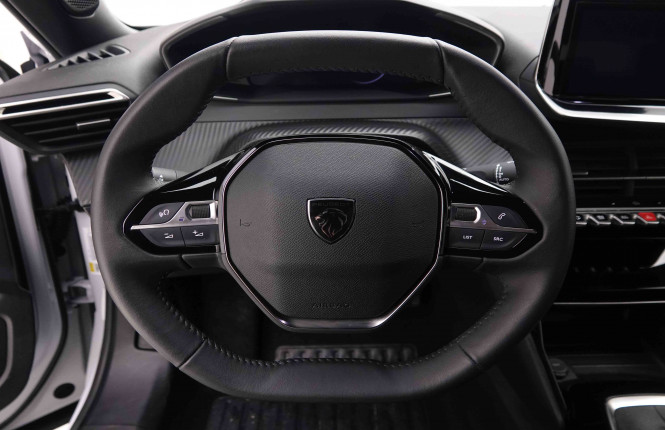 PEUGEOT_PEUGEOT_2008_2551458_6.jpg