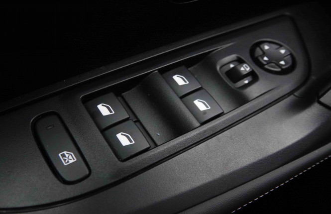 PEUGEOT_PEUGEOT_2008_2651905_21.jpg PEUGEOT_PEUGEOT_2008_2651905_21.jpg