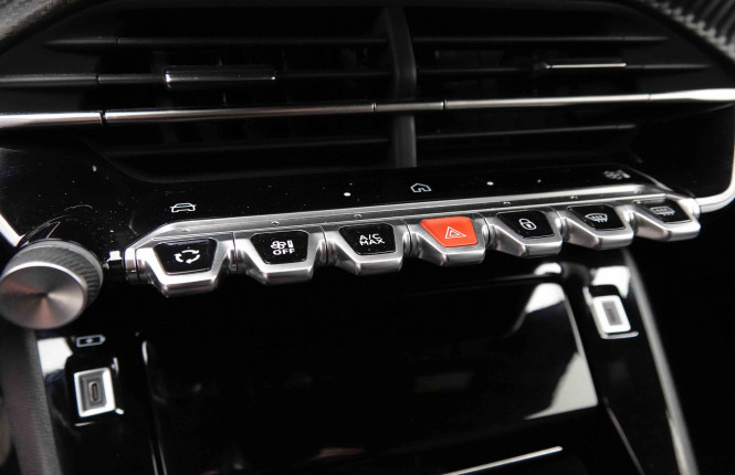 PEUGEOT_PEUGEOT_2008_2651912_14.jpg