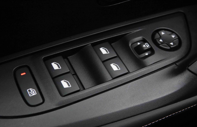 PEUGEOT_PEUGEOT_2008_2651919_21.jpg PEUGEOT_PEUGEOT_2008_2651919_21.jpg