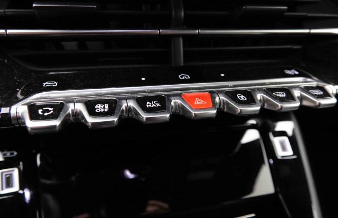 PEUGEOT_PEUGEOT_2008_2651926_14.jpg