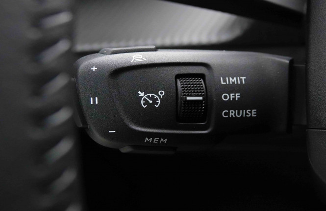 PEUGEOT_PEUGEOT_2008_2652064_18.jpg PEUGEOT_PEUGEOT_2008_2652064_18.jpg