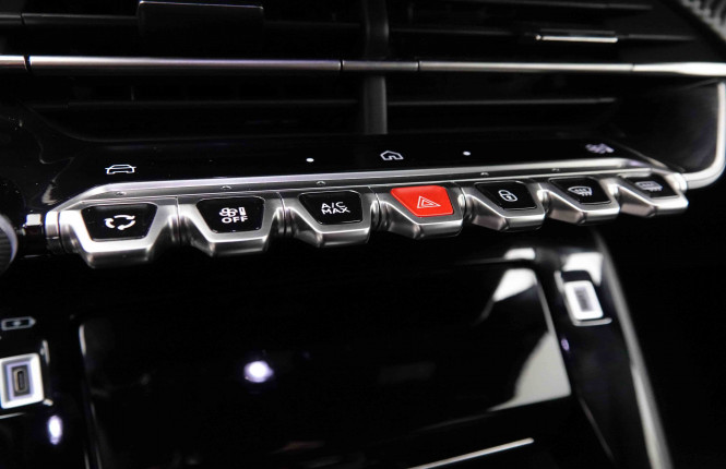 PEUGEOT_PEUGEOT_2008_2652066_14.jpg PEUGEOT_PEUGEOT_2008_2652066_14.jpg