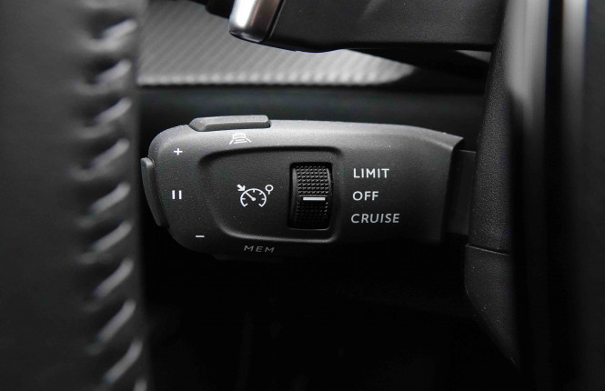 PEUGEOT_PEUGEOT_2008_2652066_18.jpg PEUGEOT_PEUGEOT_2008_2652066_18.jpg