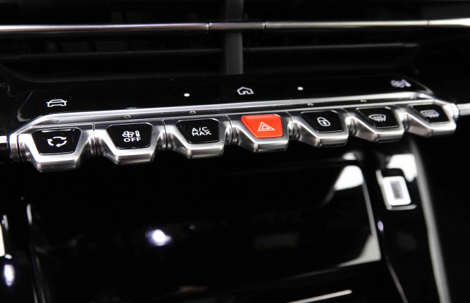 PEUGEOT_PEUGEOT_2008_2652078_14.jpg