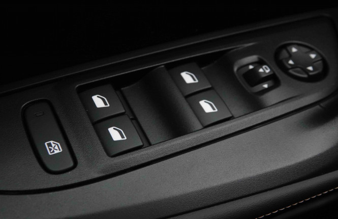 PEUGEOT_PEUGEOT_2008_2652238_75.jpg PEUGEOT_PEUGEOT_2008_2652238_75.jpg