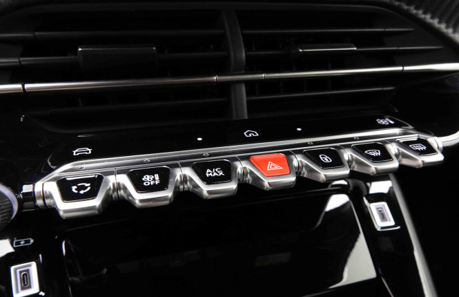 PEUGEOT_PEUGEOT_2008_2652240_44.jpg