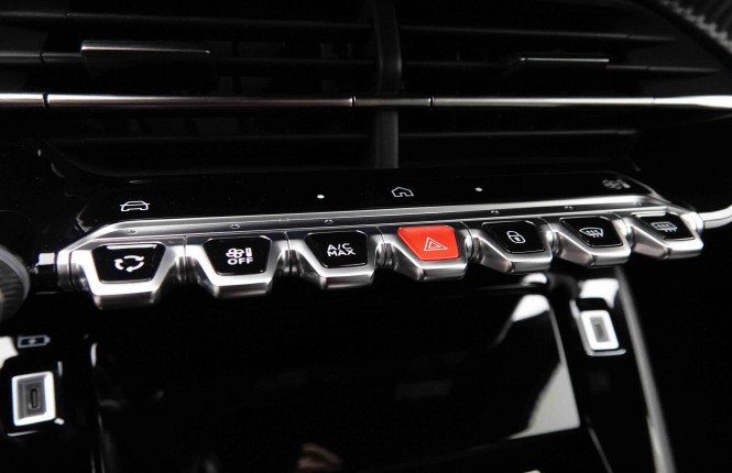 PEUGEOT_PEUGEOT_2008_2652241_68.jpg