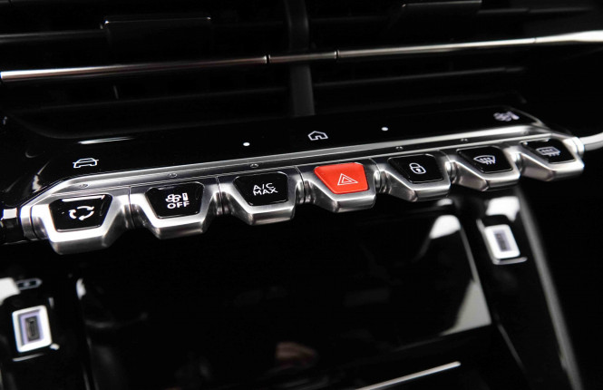PEUGEOT_PEUGEOT_2008_2652243_42.jpg
