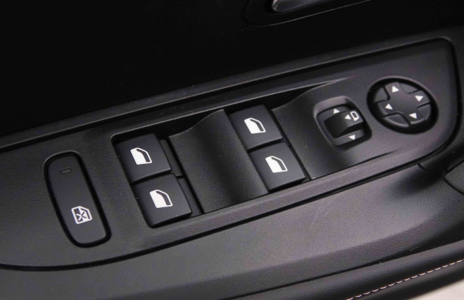 PEUGEOT_PEUGEOT_2008_2652243_74.jpg PEUGEOT_PEUGEOT_2008_2652243_74.jpg