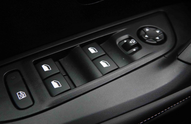 PEUGEOT_PEUGEOT_2008_2652245_20.jpg PEUGEOT_PEUGEOT_2008_2652245_20.jpg