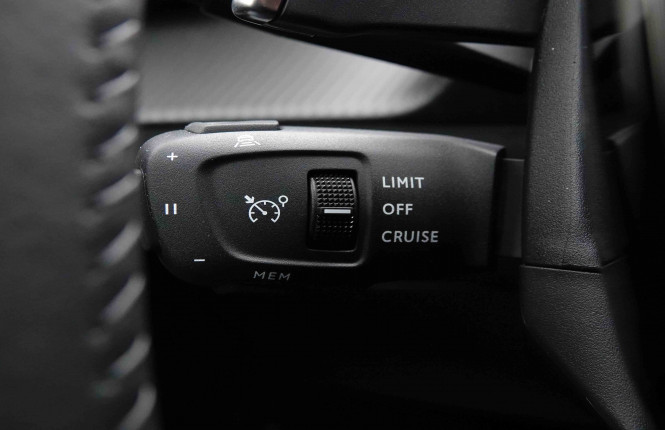 PEUGEOT_PEUGEOT_2008_2652246_75.jpg PEUGEOT_PEUGEOT_2008_2652246_75.jpg